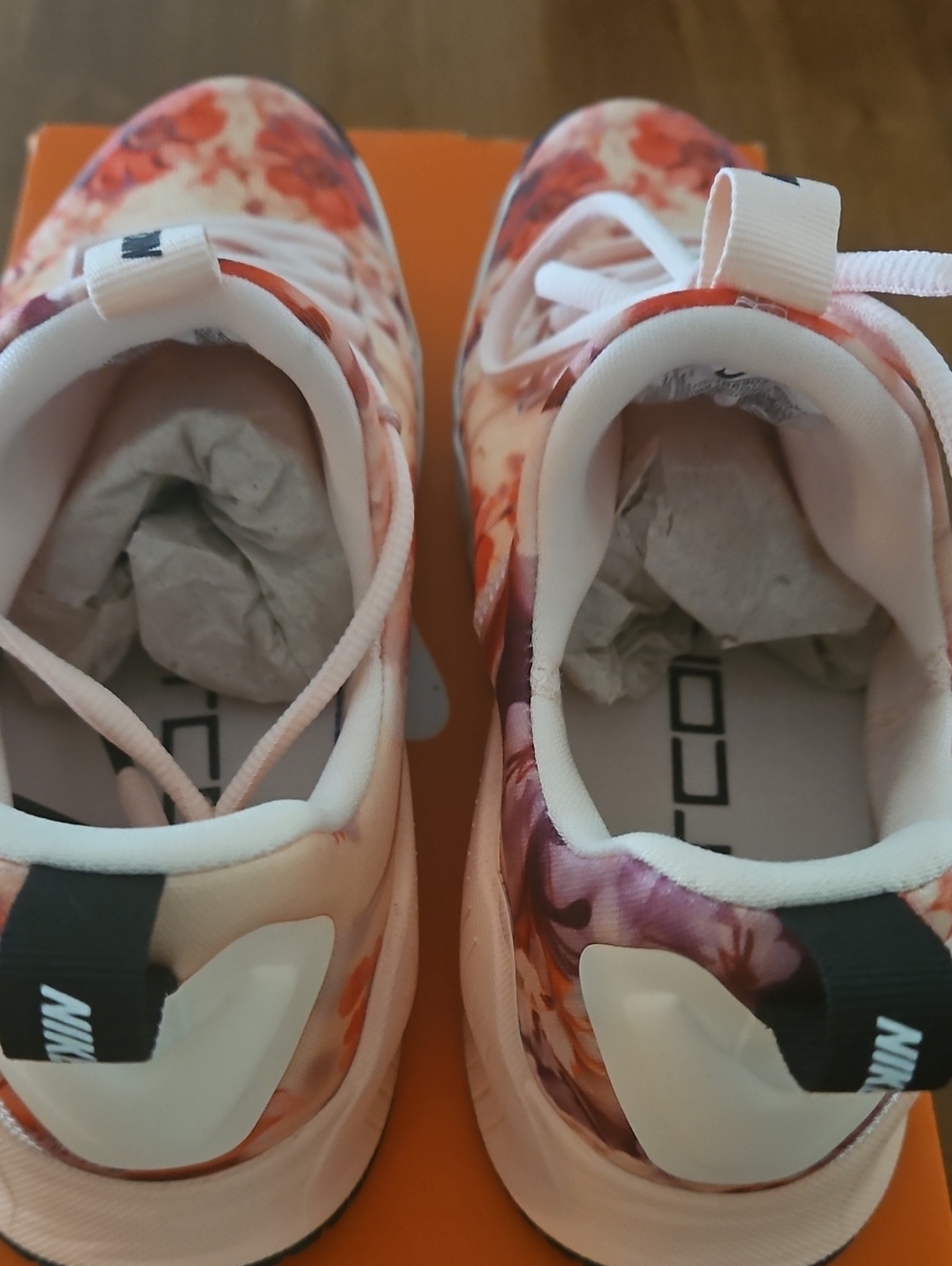 Nike Women's Pink Floral Print Running Sneakers - Picture 4 of 6
